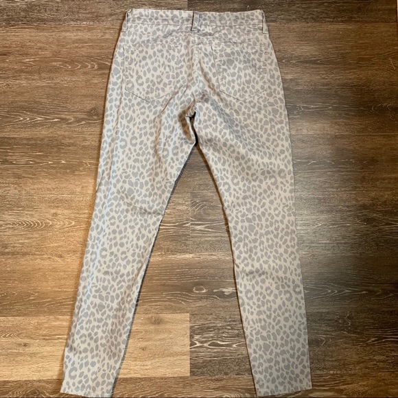 Old Navy Rockstar Gray Leopard Jeans S 8R - Picture 4 of 5